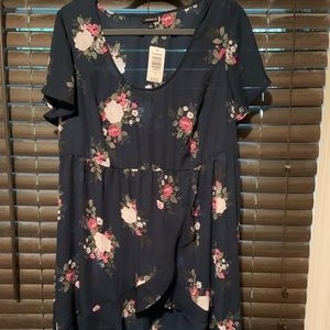 BNWT Navy Blue Floral Tunic from Torrid.